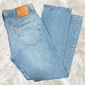 Levi’s Men’s 502 Straight Leg Light Wash Blue Jeans Size W34 L34